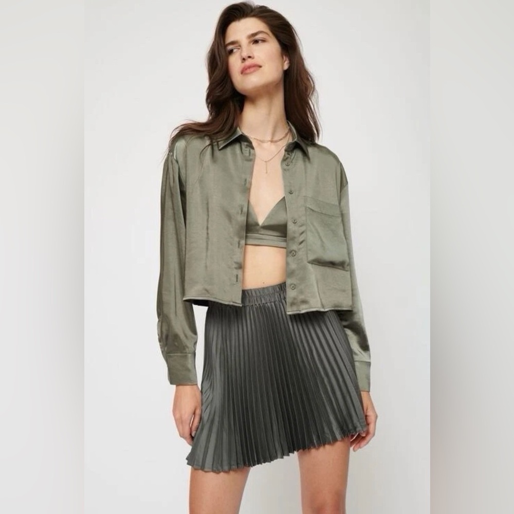 NWT Dynamite Sianna Midi Satin Shirt Color in Castor Green Size L (NWOT)